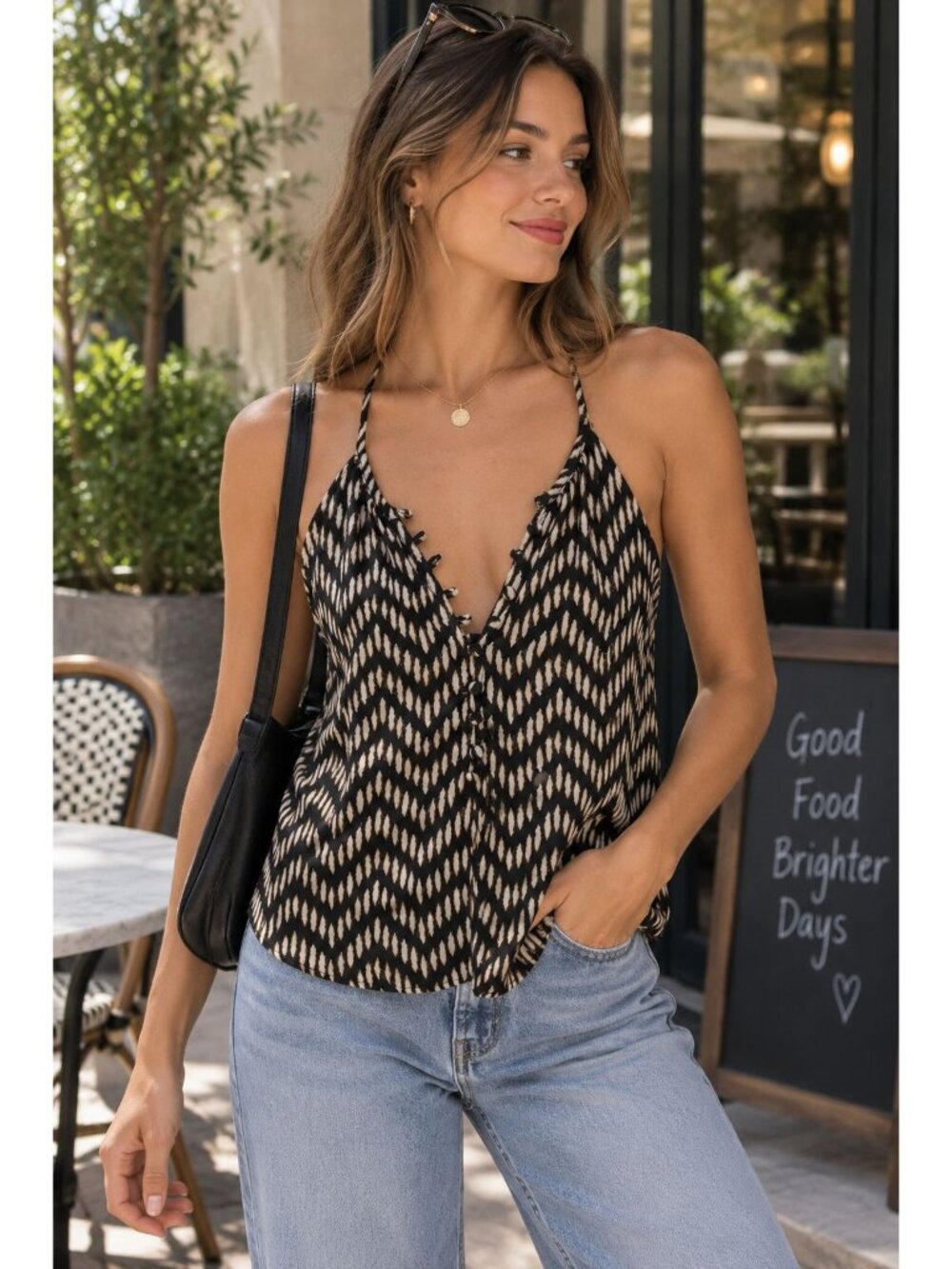 Evereve size Small racerback sleeveless Blouse V-neck button Black Patterned
